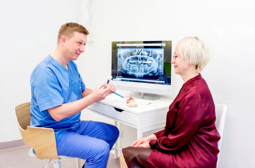 Przeprowadzamy profesjonalnie zabiegi implantacji zębów, nowa jakość życia, tomografia komputerowa